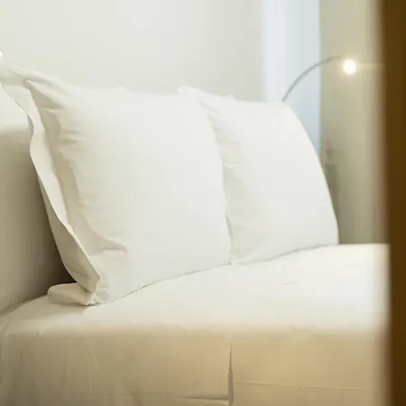 Yugogo Pellico 8 Centro Aparthotel *