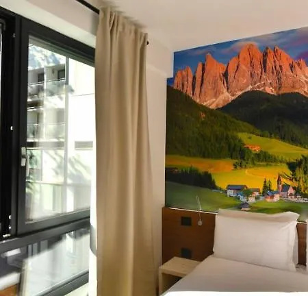Aparthotel Yugogo Pellico 8 Centro Trento