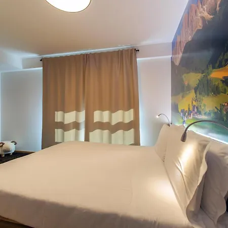 Yugogo Pellico 8 Centro Aparthotel