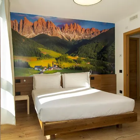 Aparthotel Yugogo Pellico 8 Centro Trento