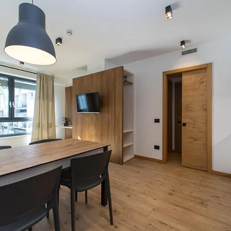 Yugogo Pellico 8 Centro Aparthotel Trento