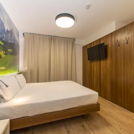 Aparthotel Yugogo Pellico 8 Centro Trento